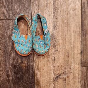 TOMS Kids' Teal Ice Cream Moccasins